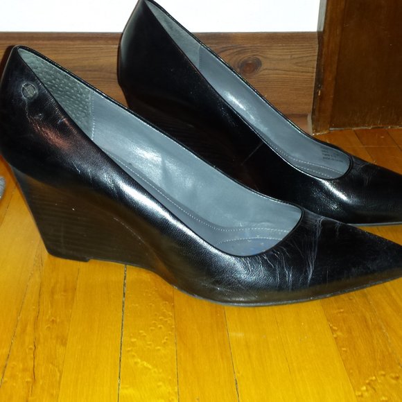 Calvin Klein Nadya Wedge Pump - Picture 3 of 11